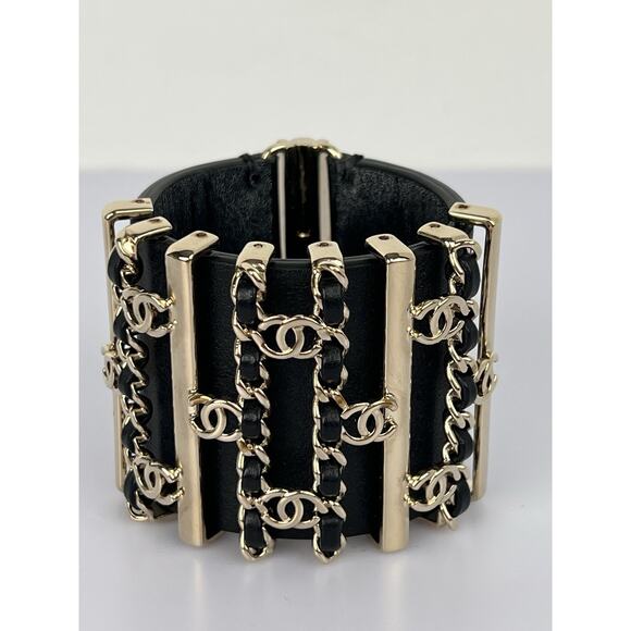 CHANEL Black Leather CC Logo Cuff Bracelet - Picture 1 of 6